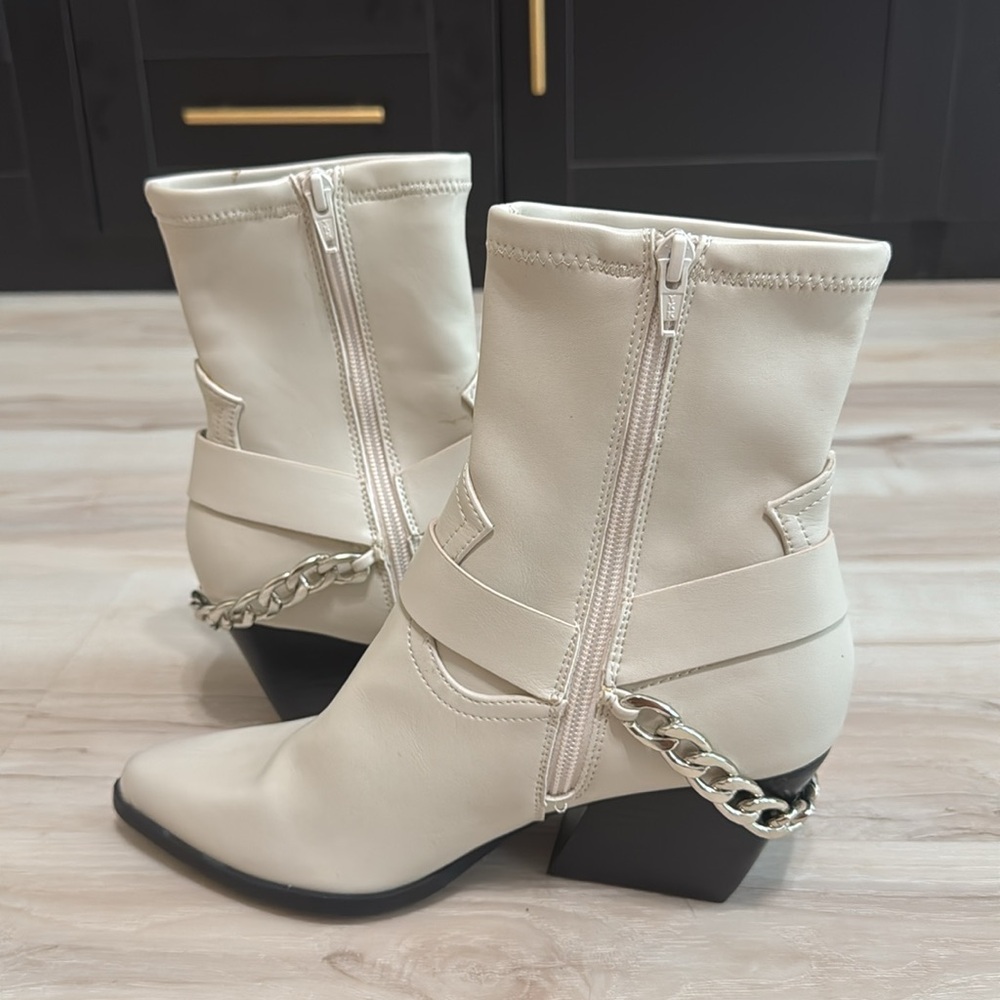 DV Dolce Vita Keeler White Moto Harness Chain Boots Western Biker Booties 7.5 - Picture 5 of 8